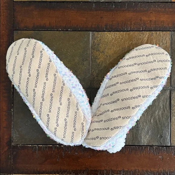 Snoozies! White Sequin Machine Washable NonSkid Soles Sherpa Lined Slippers-9/10 - Picture 8 of 8